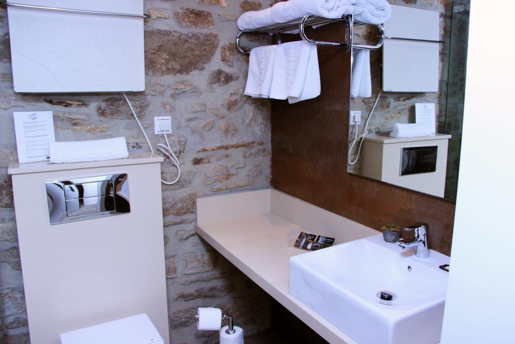 Hotel Montenegro Compostela سانتياغو دي كومبوستيلا الغرفة الصورة