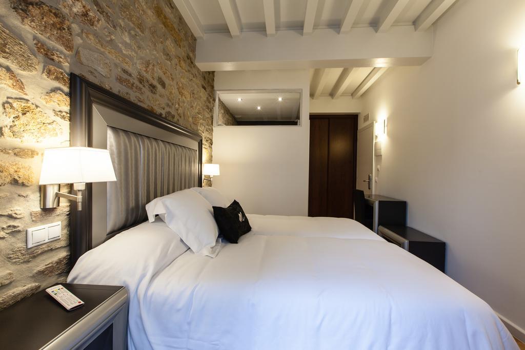 Hotel Montenegro Compostela سانتياغو دي كومبوستيلا المظهر الخارجي الصورة