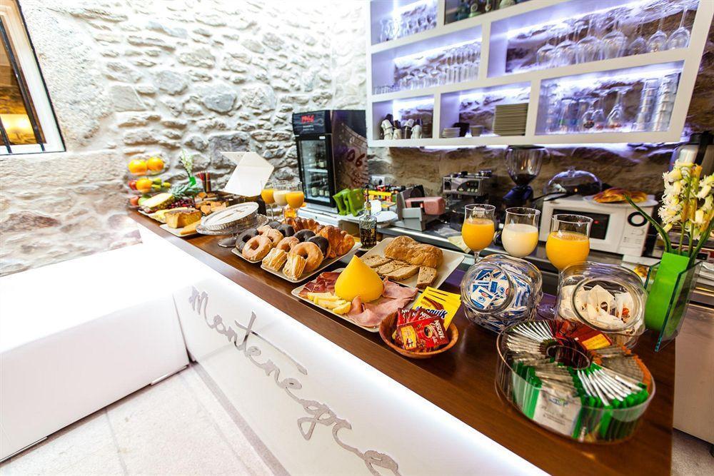 Hotel Montenegro Compostela سانتياغو دي كومبوستيلا المظهر الخارجي الصورة