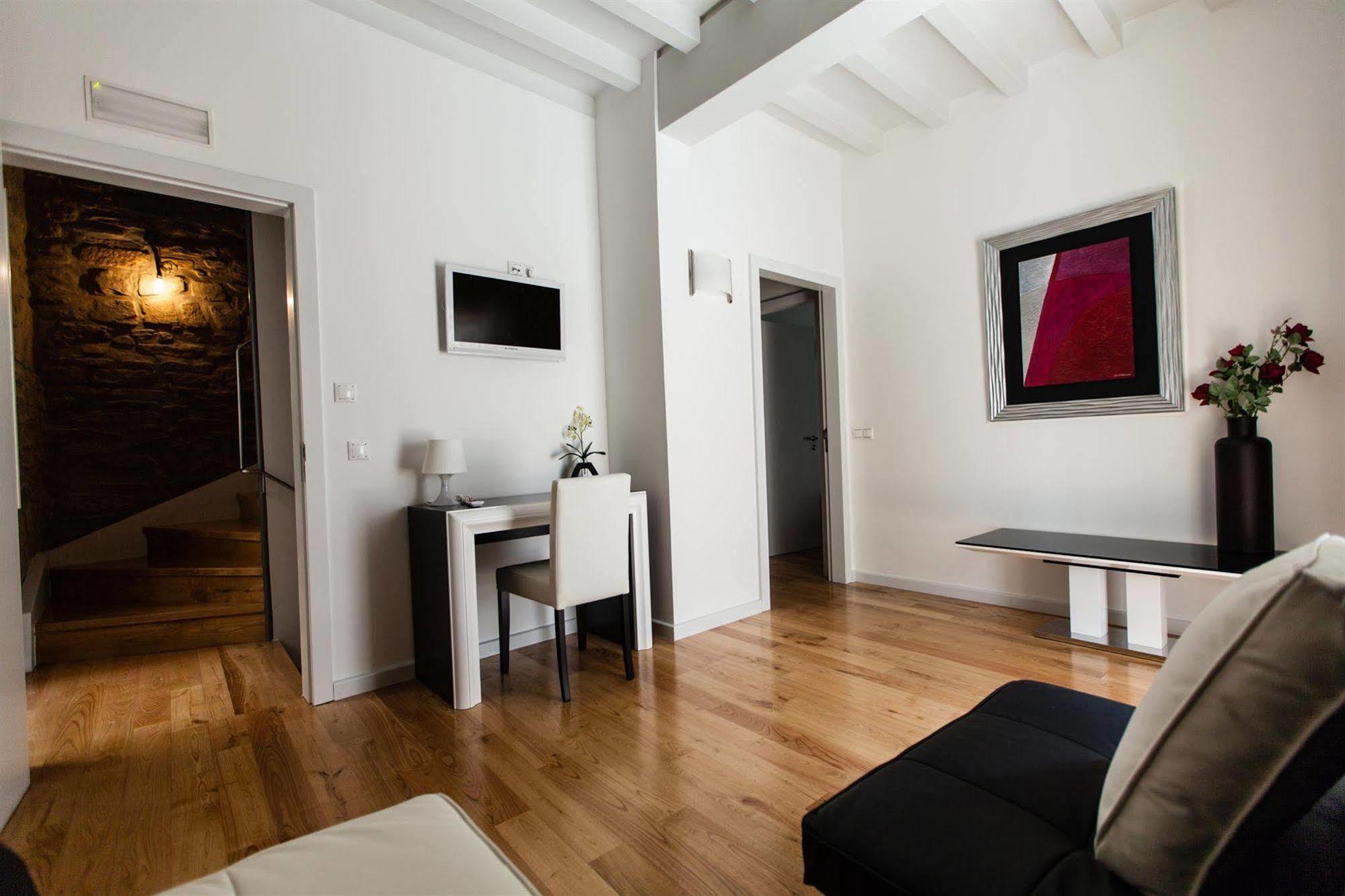 Hotel Montenegro Compostela سانتياغو دي كومبوستيلا المظهر الخارجي الصورة