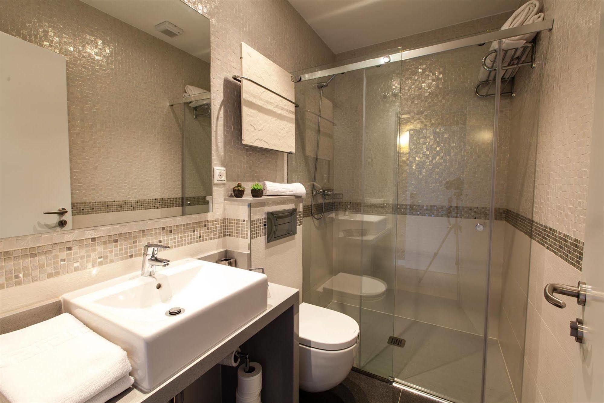 Hotel Montenegro Compostela سانتياغو دي كومبوستيلا المظهر الخارجي الصورة